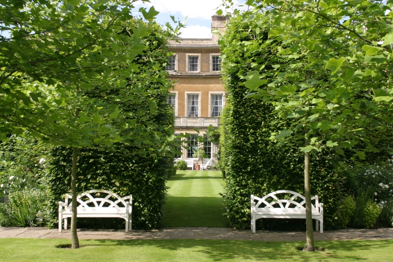 Badminton House